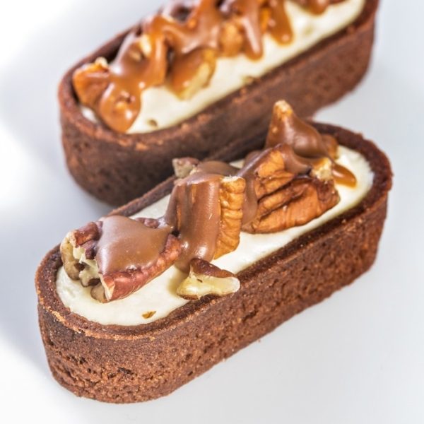 linecky-eclair-mascarpone-orechy-karamel.jpg